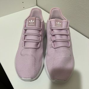 Adidas Size 8 Women’s Sneakers.